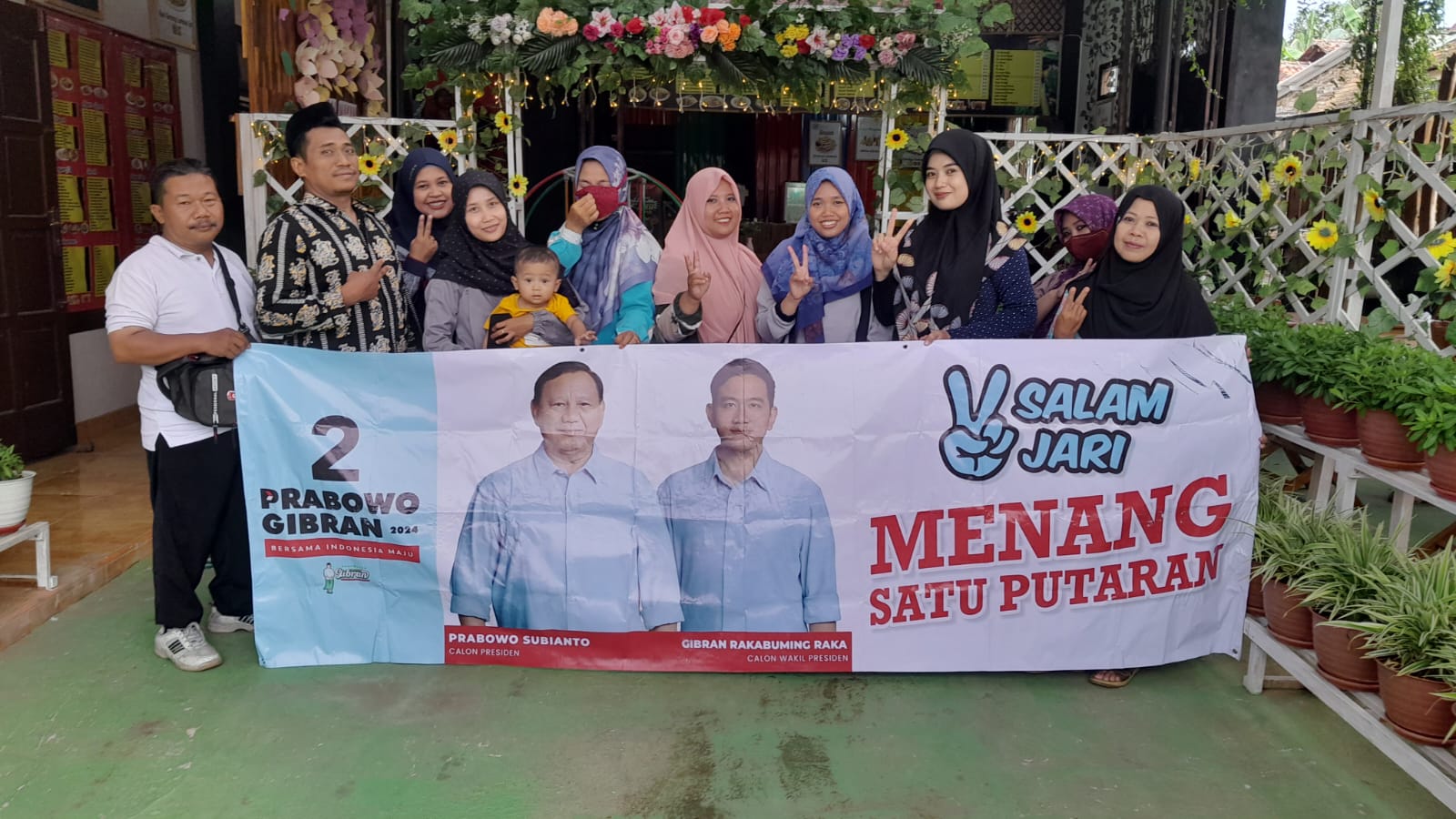 Ibu-Ibu Jamaah Nurul Hidayah Kudus Nyatakan Dukung Prabowo-Gibran