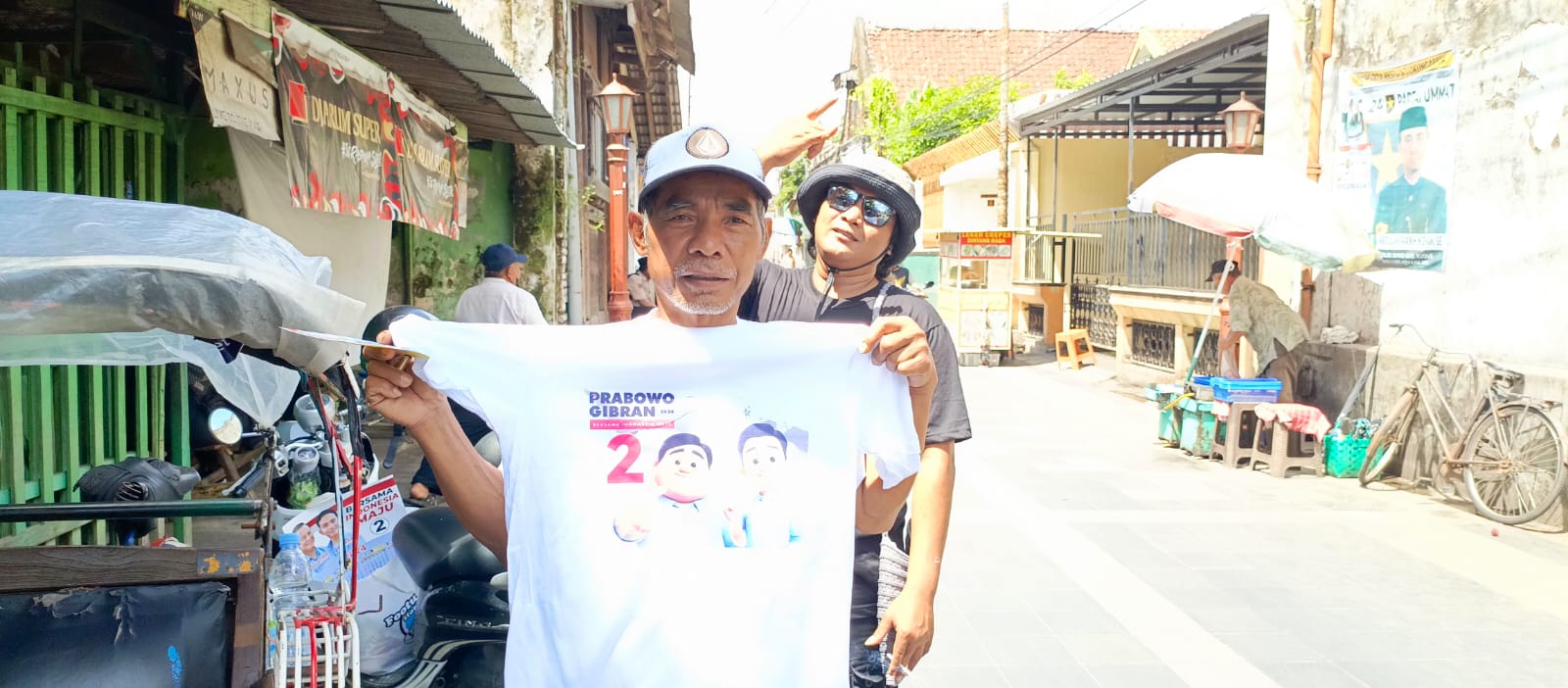 Paguyuban PKL Menara Kudus Ramai-Ramai Dukung Prabowo-Gibran, Doakan Memang Satu Putaran