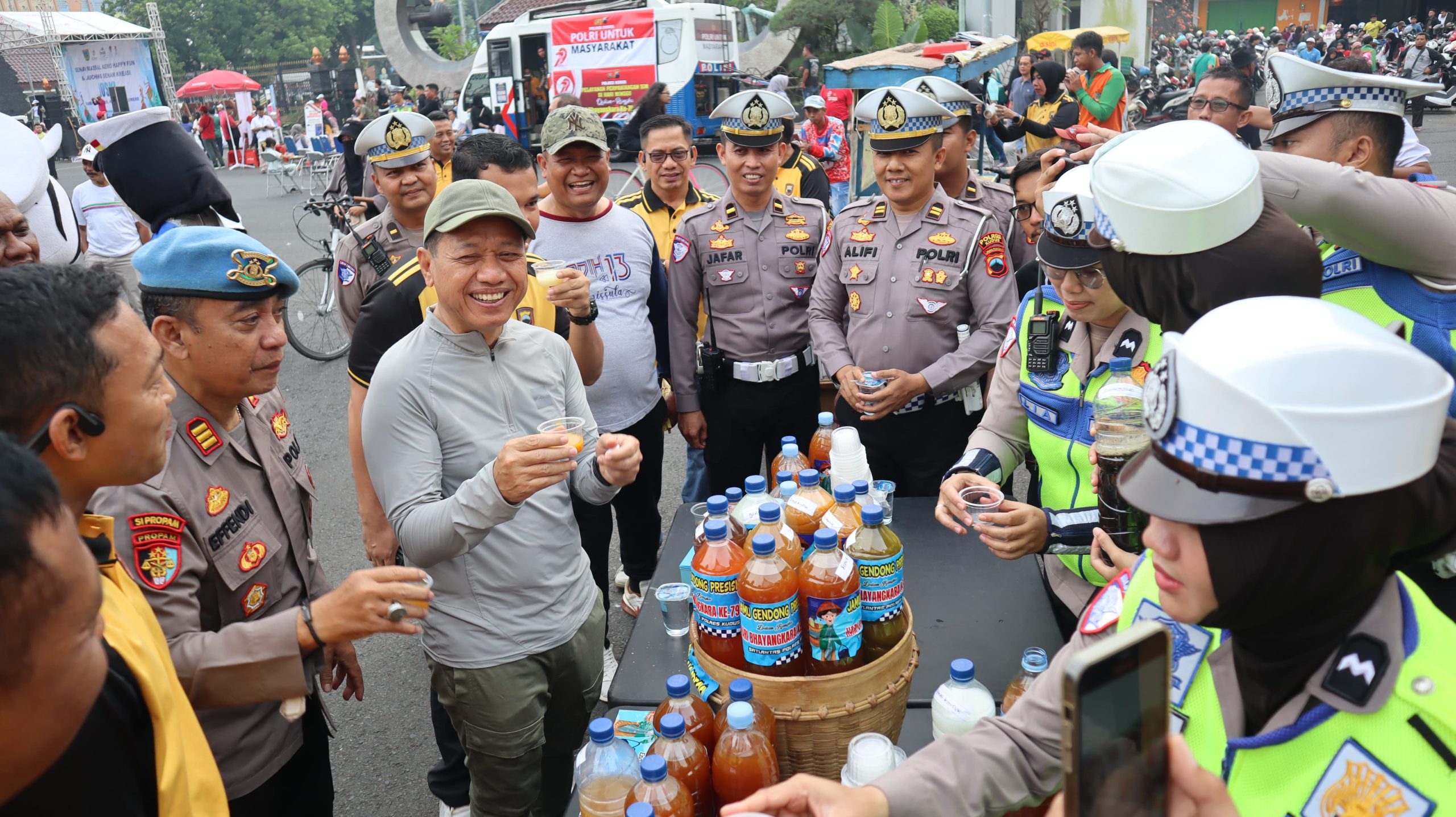 Nikmati Pelayanan Prima dan Jamu Gratis dari Polres Kudus di CFD Alun-Alun Simpang 7