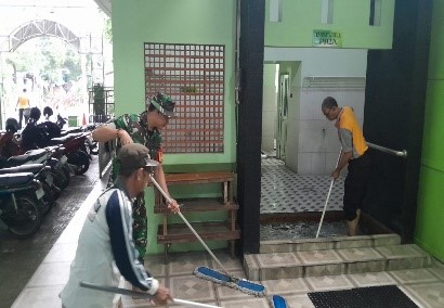 Mengabdi Lewat Ibadah Sosial, Polres Kudus Gelar Bakti Religi di Kaliputu