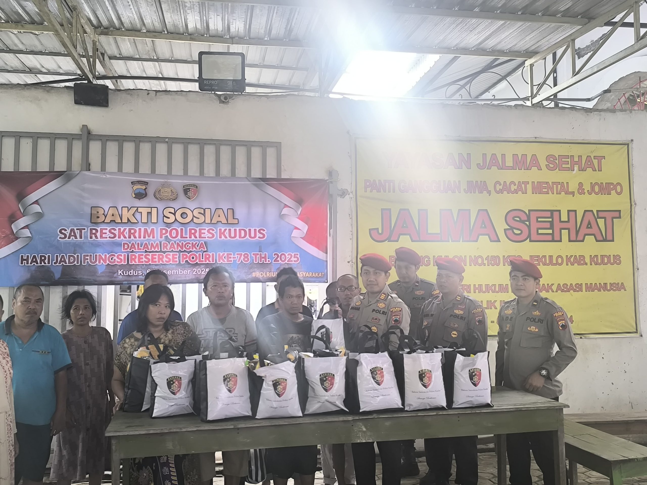 Kasat Reskrim Kudus Pimpin Bakti Sosial bagi Penghuni Panti Jalma Sehat