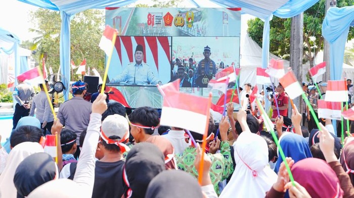 Prabowo Resmikan 3.395 Jembatan-3.000 Sumber Air Bersih Dibangun TNI-Polri