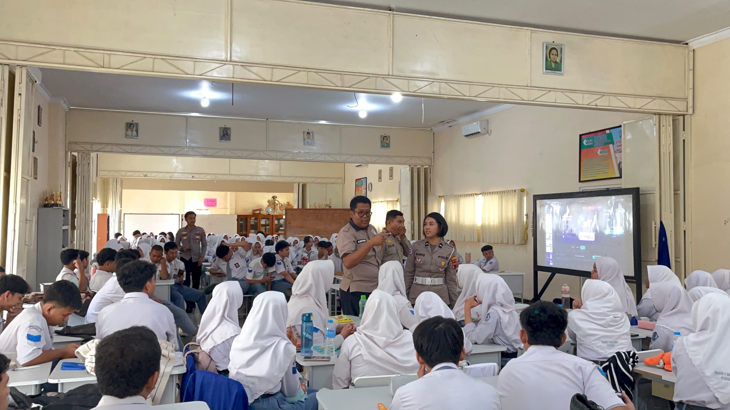 Polres Kudus Bekali 397 Pelajar SMA Negeri 1 Mejobo Hadapi Era AIdan Kejahatan Siber